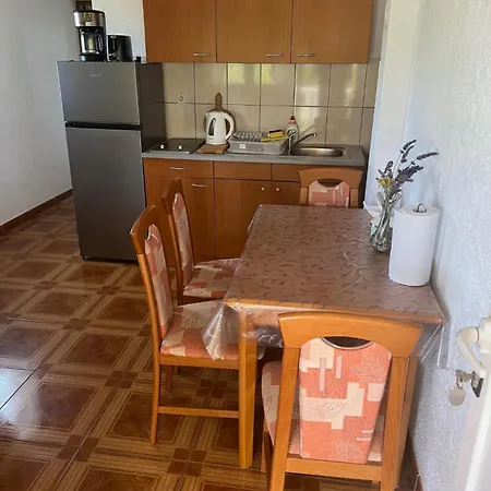 Anna Apartman *
